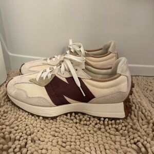 Women’s New Balance 327